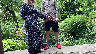 Comely MILF helped a newcomer disabuse of pee broadly with the addition of pee herself
